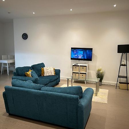 Hotel Maplewood Luxurious One-Bed Flat With Free Parking à St Albans Extérieur photo